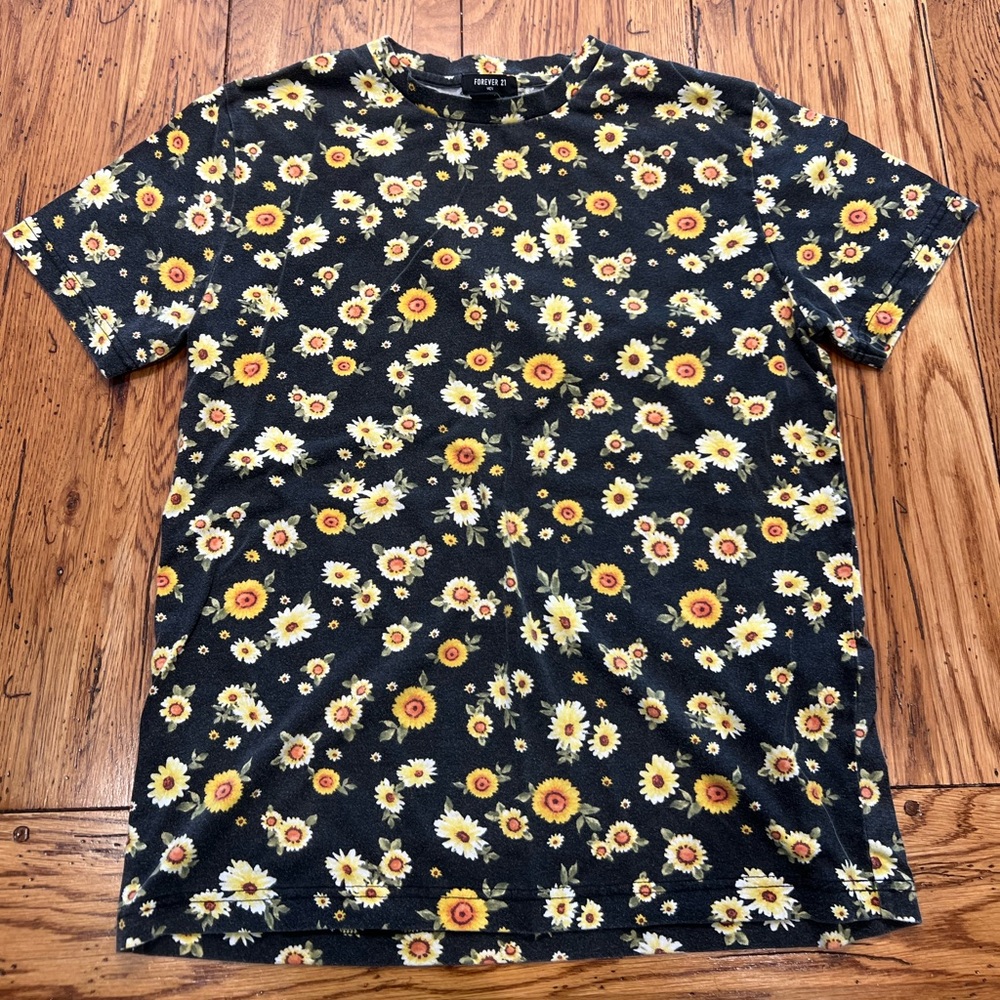 Forever 21 T-Shirt